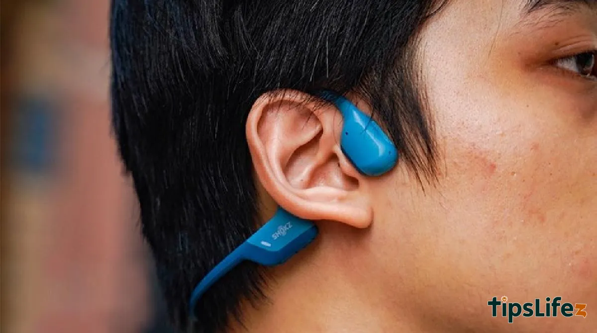 Shokz OPENRUN PRO headphones allow users to hear external sounds