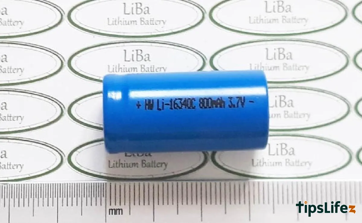 リチウム電池の使用時に電力を完全に使い切ってから充電するのではなく、定期的に充電することをお勧めします