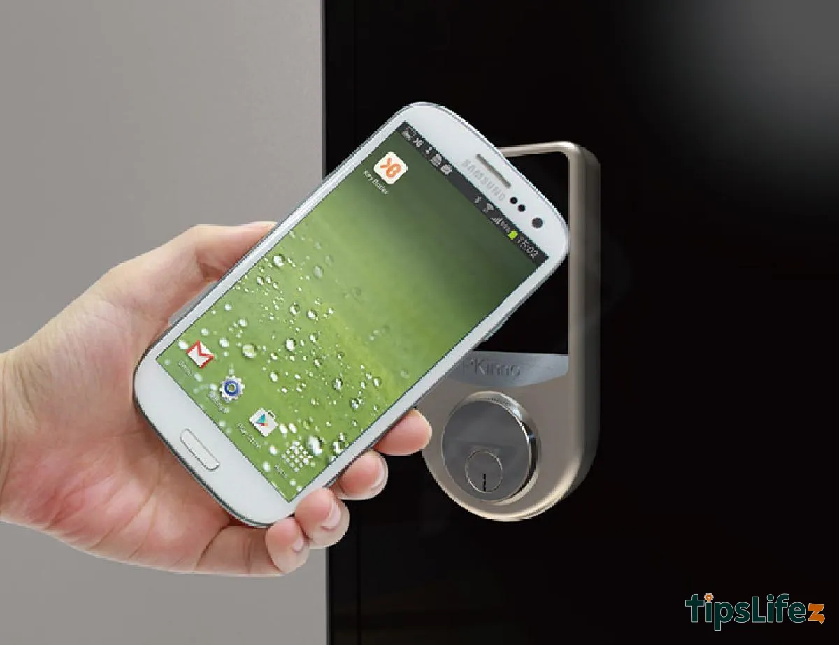 NFC ofrece experiencias increíbles, integrando NFC en teléfonos y puertas, al tocar suavemente la puerta, esta se abrirá o cerrará